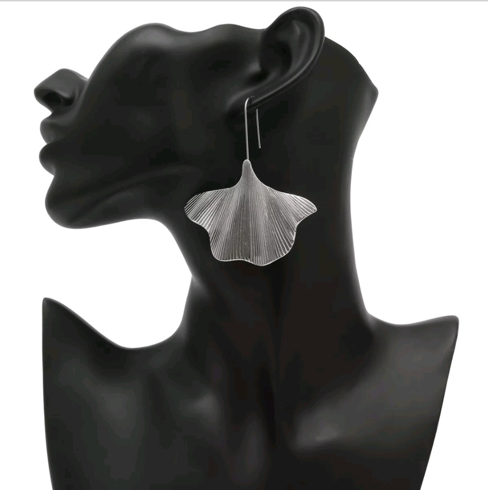 Silver botanical Earrings